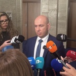 „Възраждане“ удря по масата в Европа: Докладът за РСМ е недопустим и нечестен