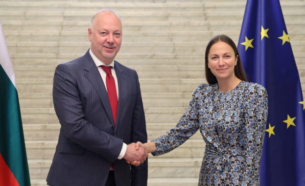 Росен Желязков обсъди с евродепутата Ева Майдел доклада за готовността на България за еврото