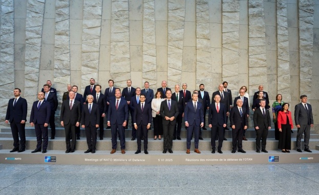 Министърът на отбраната Атанас Запрянов участва в редовната среща на