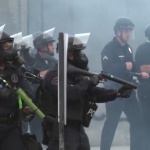 Протести в Лос Анджелис: Сълзотворен газ и палки, има задържани