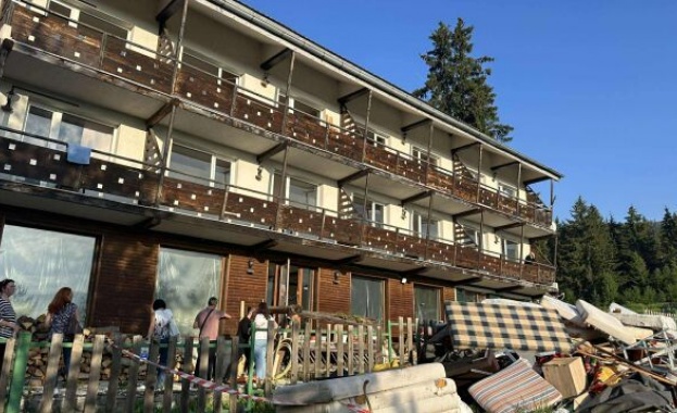 Възрастни хора са били изведени от дом в Говедарци Това