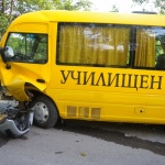 Училищен автобус катастрофира край Видин, има пострадала ученичка