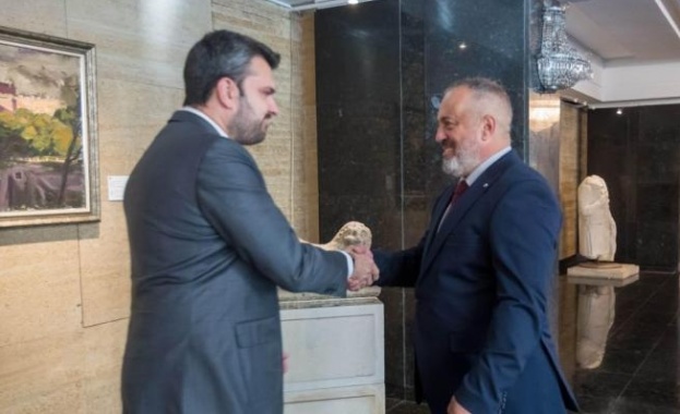 Извънредно заседание на Комисията по европейските въпроси Поводът е напрежението