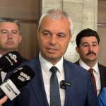 Костадинов каза кои са пуделите на Пеевски в парламента