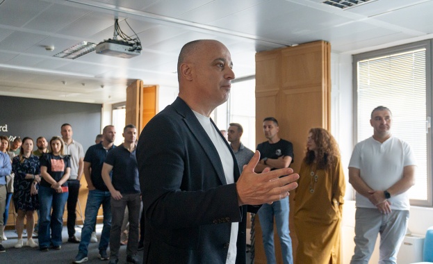 Хроничната самота засяга 1 от 4 възрастни и увеличава риска от сериозни здравословни проблеми