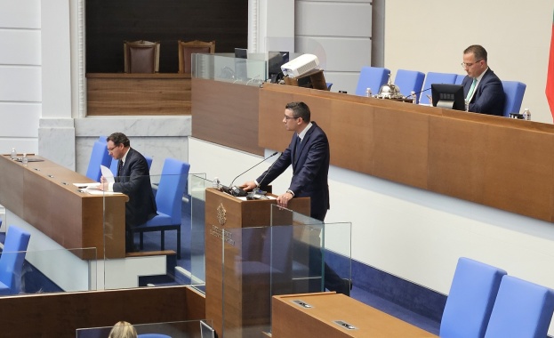 Министър Дилов: Осъществяваме превантивен контрол на търговски обекти по отношение обозначаването на цените