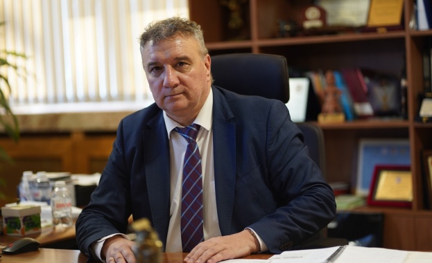 Основната ни задача е да образоваме и да изкараме на