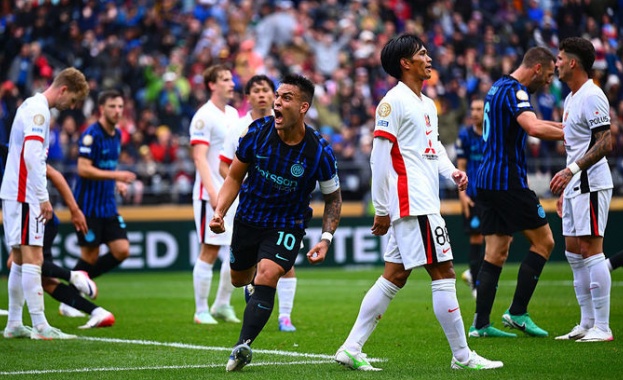 Интер победи Урава с 2 1 в двубой от груповата фаза