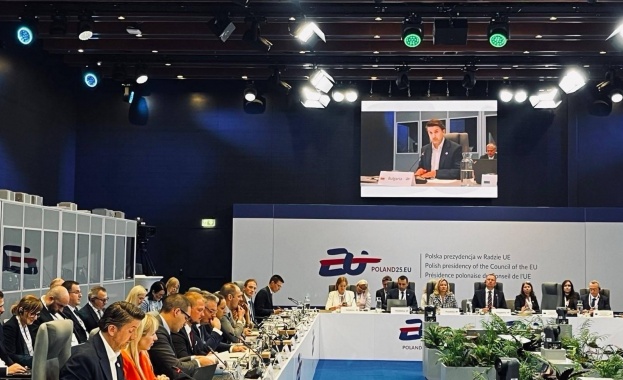 Министър Мирослав Боршош участва в дискусия за нова устойчива стратегия за европейския туризъм във Варшава