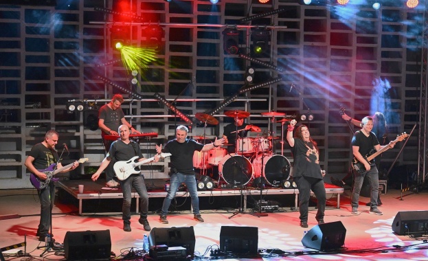 Рок машината потегли! Б.Т.Р. и „Ахат“ с мощен старт на турнето в Русе