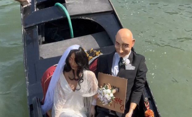 Джеф Безос и Лорън Санчес си казаха "ДА" на частна церемония