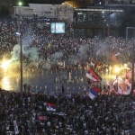 Антиправителственият протест в Белград: Сблъсъци с полицията, сълзотворен газ и арести