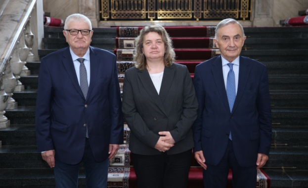 Народното събрание на Република България си пожелава по време на