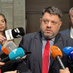 Атанас Зафиров: Вотовете на недоверие единствено бламират важни за хората закони – мнозинството стои монолитно