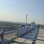 Камион затрудни движението в района на ремонта на Дунав мост край Русе за час