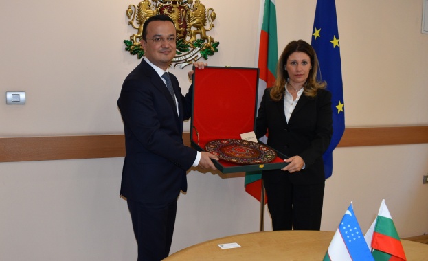 Зам.-министър Лазарова обсъди задълбочаване на икономическо сътрудничество с министъра на индустрията и търговията на  Узбекистан