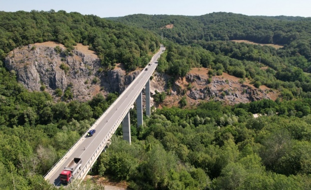 Завърши ремонтът на фугите на моста над р Велека на