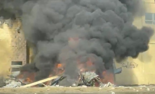 Пет международни полета са били анулирани
Малък самолет се разби на