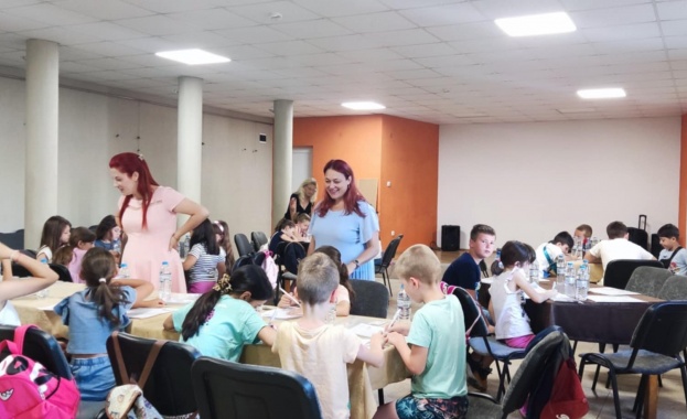 7 летни академии помагат на децата да наваксат пропуски от учебната година и да развиват полезни умения