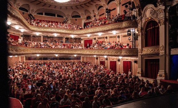 Народният театър отчете един от най-успешните си сезони