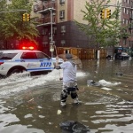 Двама души загинали при наводнение в Ню Джърси