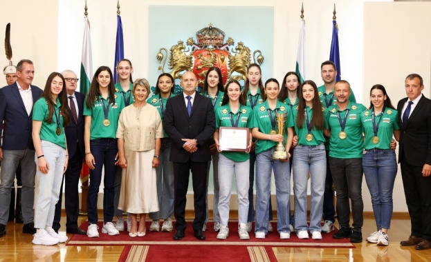 Днес светът е ваш и вие вече сте идол за