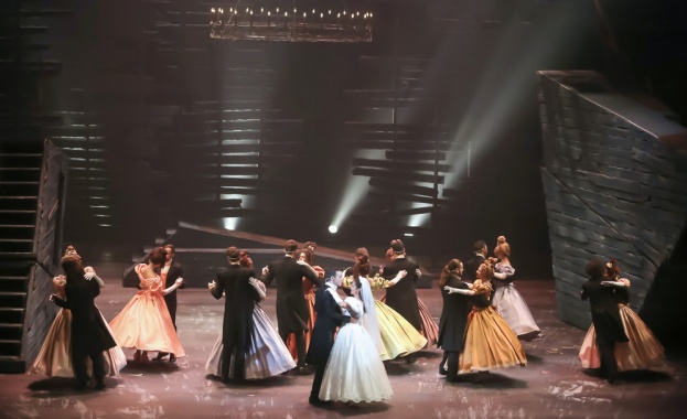 От 24 юли започва поредицата от девет спектакъла на мюзикъла „Клетниците“