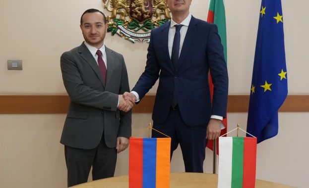 Министърът на икономиката и индустрията Петър Дилов проведе среща с