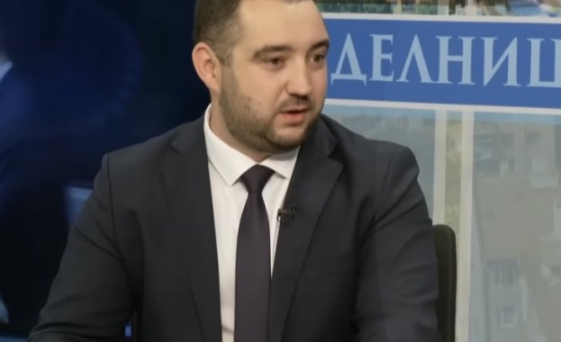 Като кандидат на много граждански организации и заемала поста посредник