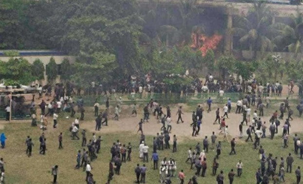 Един човек загина а повече от 50 бяха ранени след