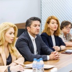 Министерството на туризма събра туроператорите, КЗП и Министерството на икономиката и индустрията заради обозначаването на цените и в евро