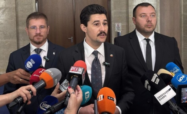 народният представител Климент Шопов обяви че парламентарната група на Възраждане