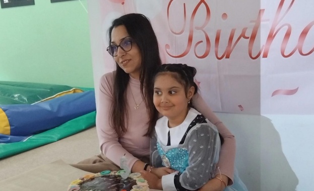 35 годишната Стела Севдалинова от Бургас майка на две малки деца