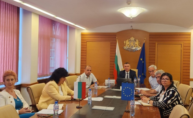 Министърът на земеделието и храните д р Георги Тахов проведе онлайн