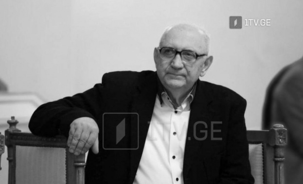 Почина кинорежисьорът Елдар Шенгелая