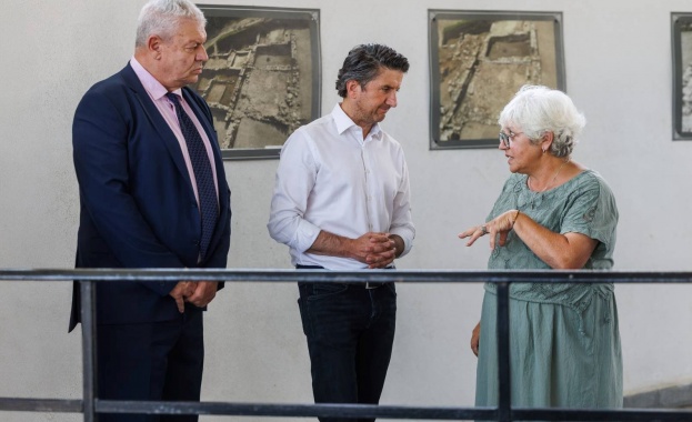 В рамките на своето посещение в Бургаска област министърът на