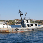 Риболовният кораб "Чавдар" беше потопен на морското дъно край Созопол