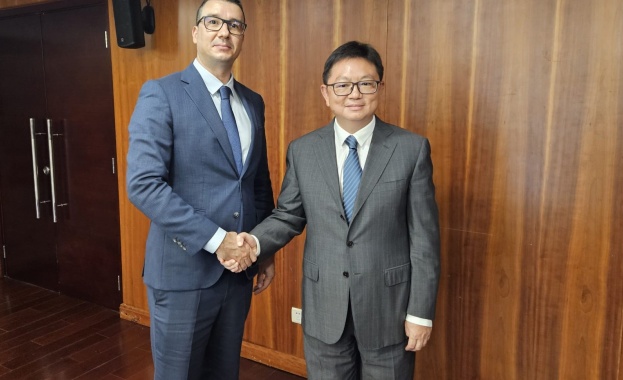 Развитието на икономическите отношения обсъдиха министър Дилов и зам.-министърът на търговията на Китай