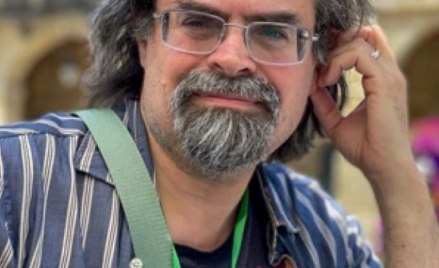 Фентъзи легендата Ейдриън Чайковски идва в България