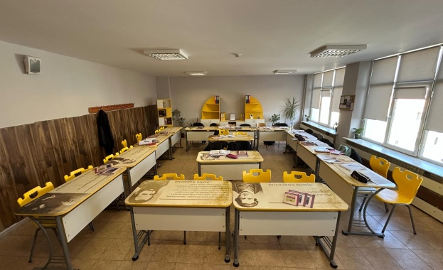 496 кабинета са обновени по Национална програма Осигуряване на съвременна