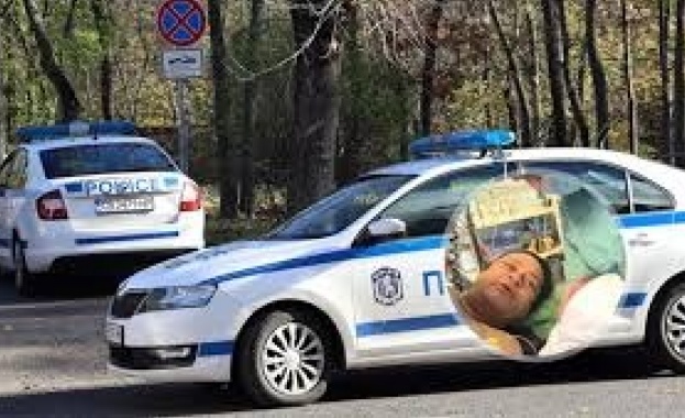 Акцията е приключила благополучно жената е родила близначета
Полицаи от Добрич