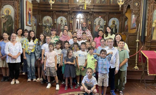 Под покрова на Богородица в Кремиковския манастир - завърши още една лагерна смяна