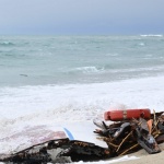 Най-малко 20 души са загинали при корабокрушение с мигранти край Лампедуза