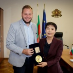 Зам.- министър Петър Младенов се срещна с посланика на Китай Дай Цинли