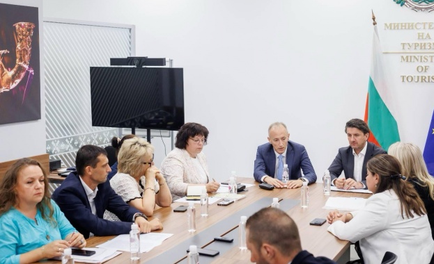 Министър Мирослав Боршош инициира среща между министър Красимир Вълчев и