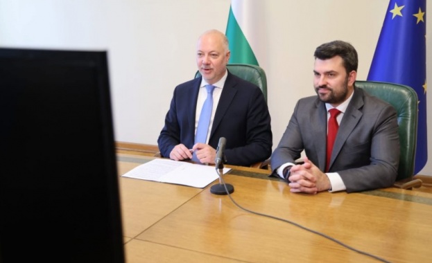 Росен Желязков и Георг Георгиев проведоха видеоконферентен разговор с украинския премиер Юлия Свириденко
