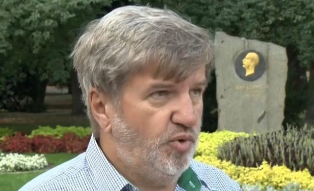 Според парапланериста Сотир Лазарков предпазните колани които са се скъсали