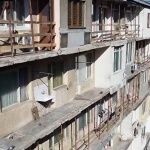 След като мъж падна от необезопасена тераса: Защо при саниране жилищен блок остана без парапети?