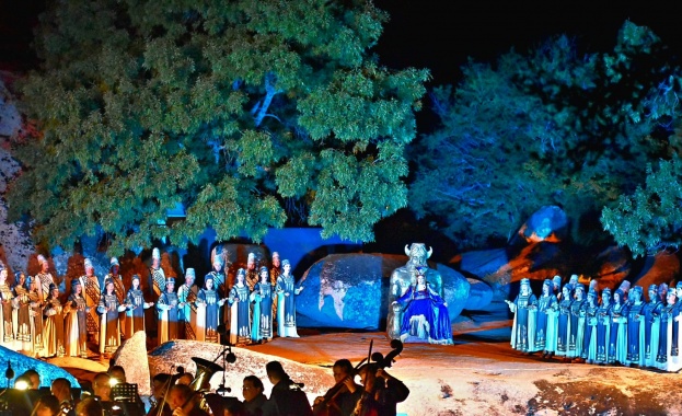 Величествен спектакъл на „Набуко“ ще бъде последното събитие от „Опера на светилището“