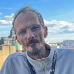 След 12 дни глад, унижения и адски мъки популярен стриймър почина по време на живо излъчване